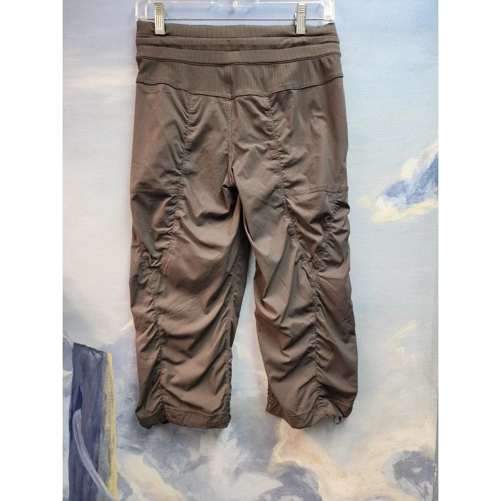 Lululemon Women's 4 Studio Crop Athletic Pants Gray W6601S 20